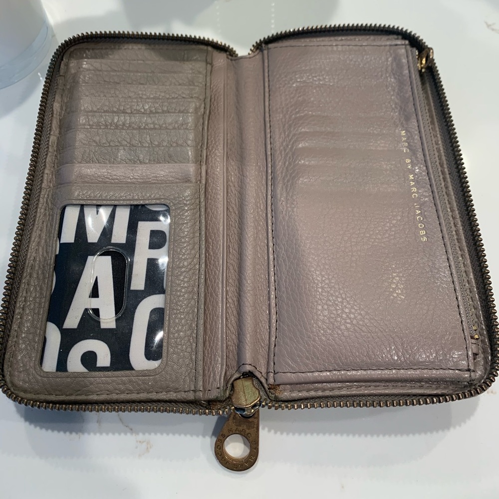 Marc Jacobs Zipper Wallet - Picture 6 of 11